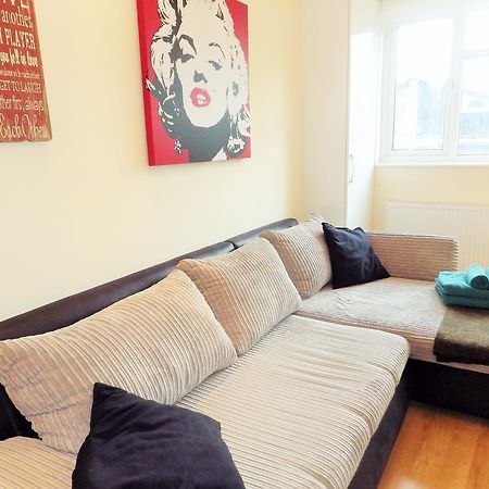 Kings Cross Apartment London Room photo